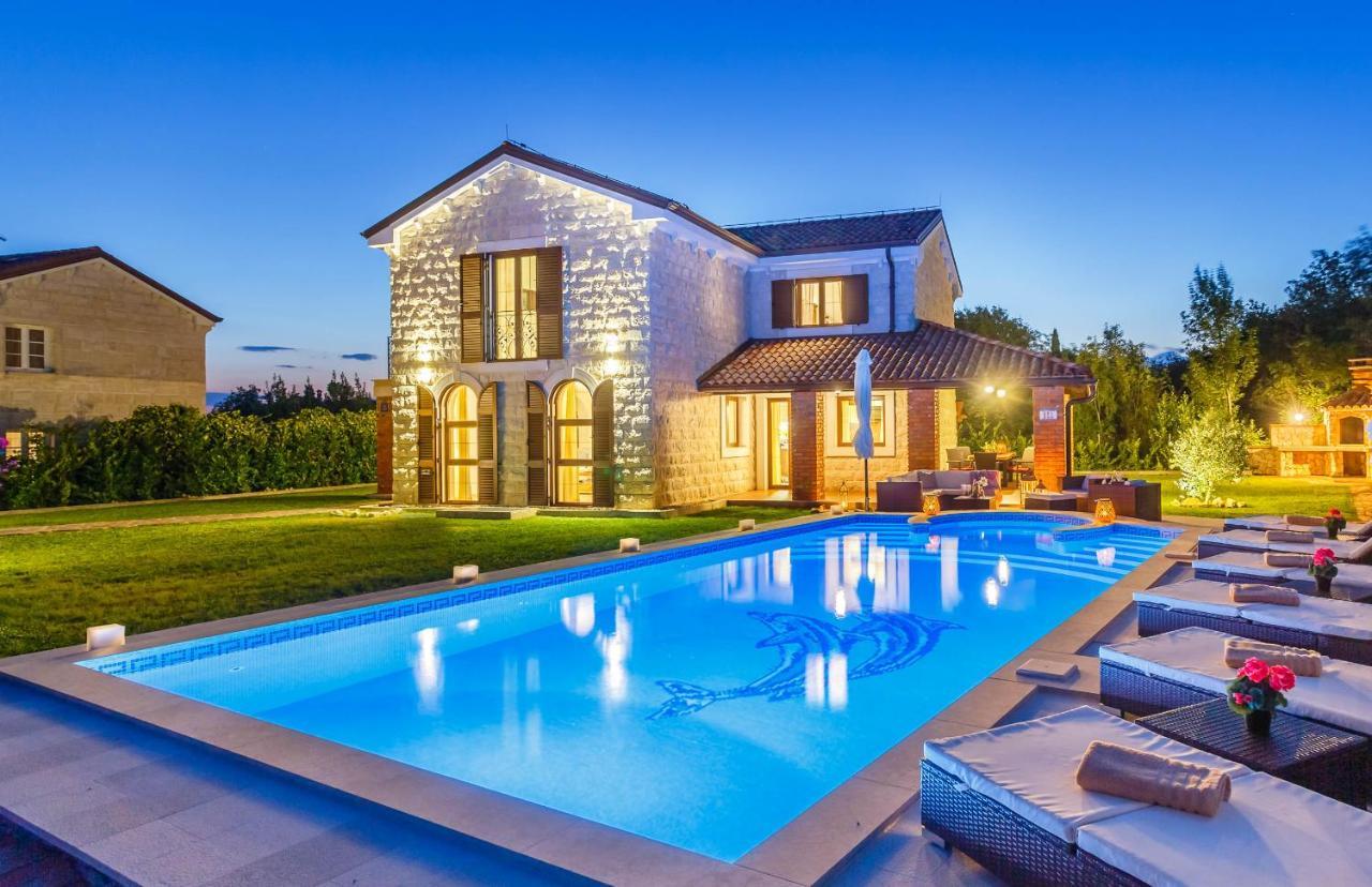 Villa Kamenica Kras Exteriör bild