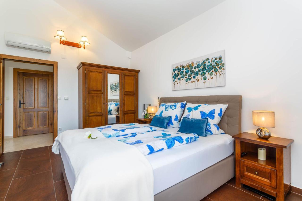 Villa Kamenica Kras Exteriör bild
