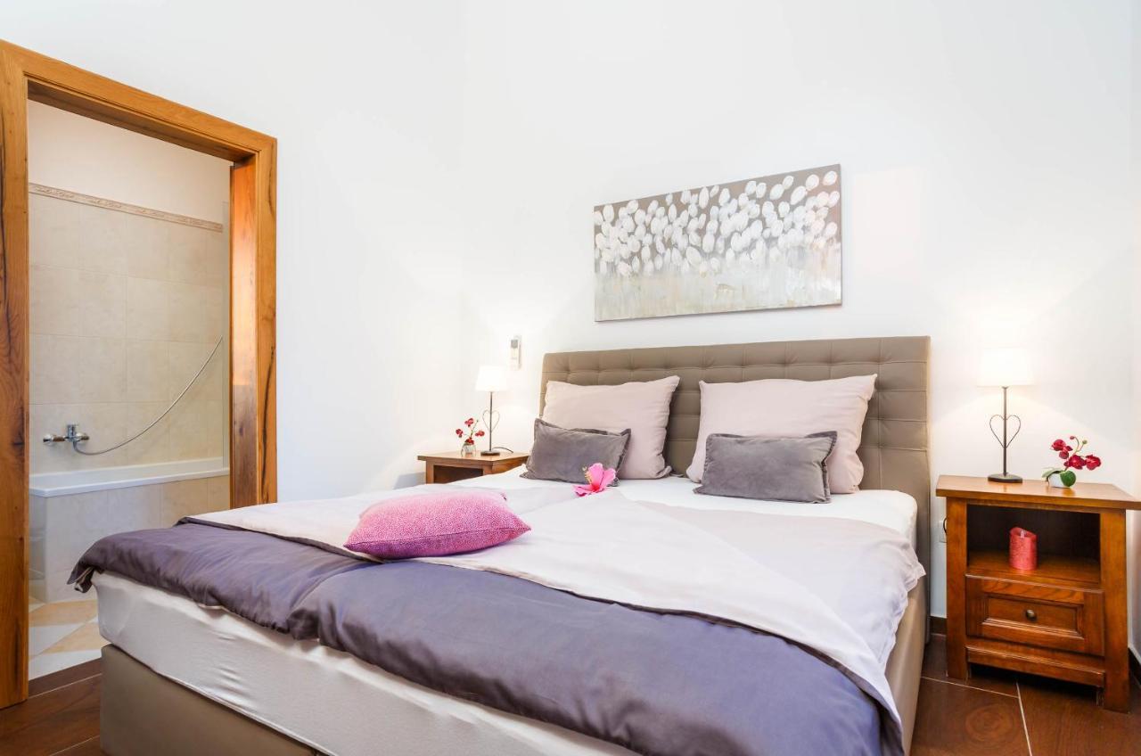 Villa Kamenica Kras Exteriör bild