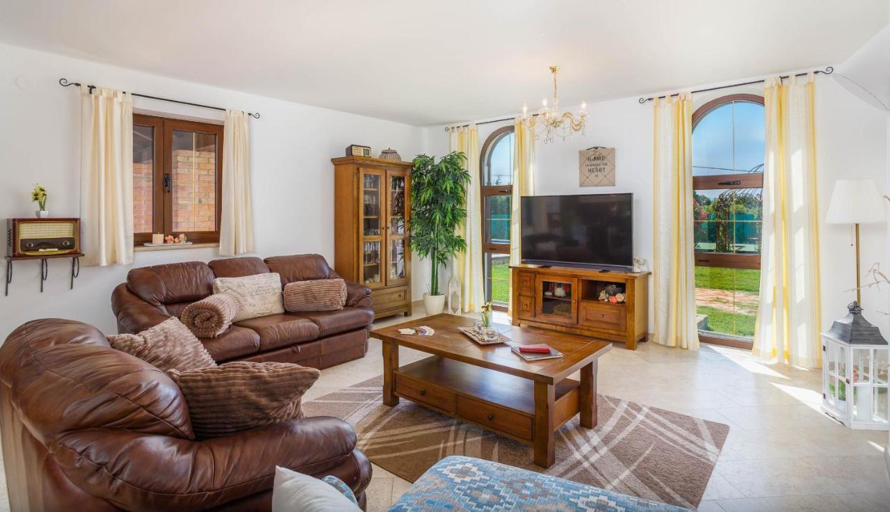 Villa Kamenica Kras Exteriör bild